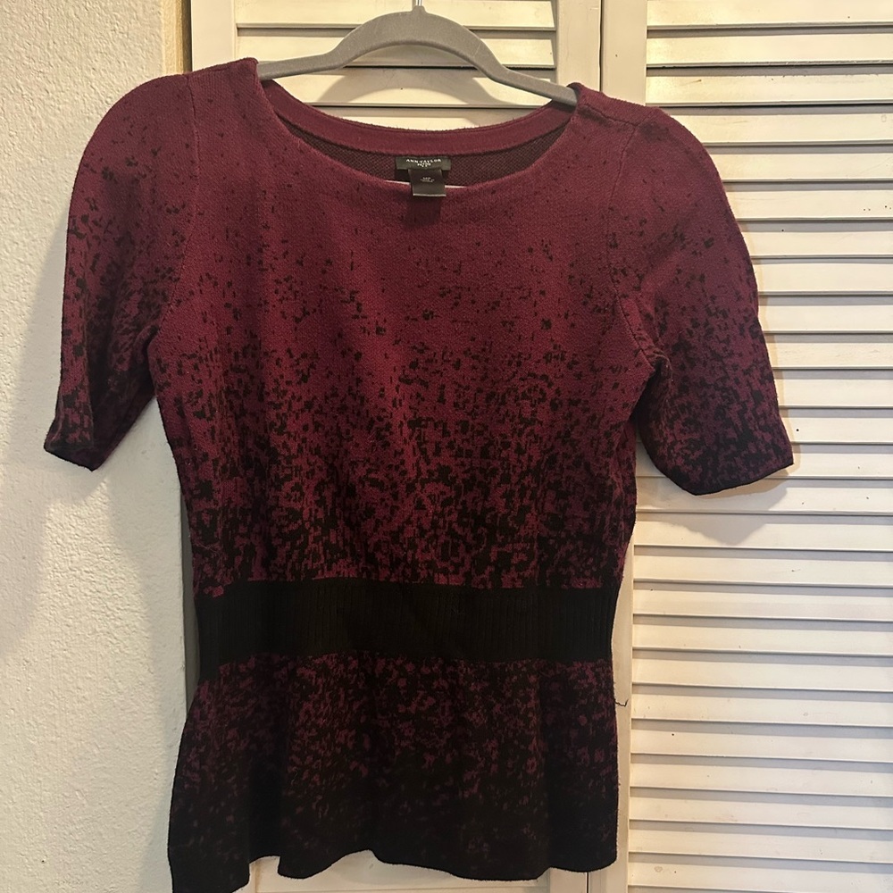 Ann Taylor Maroon and Black Short Sleeve Top